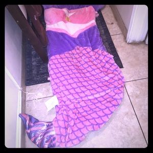 Big mermaid blanket with mermaid pillow